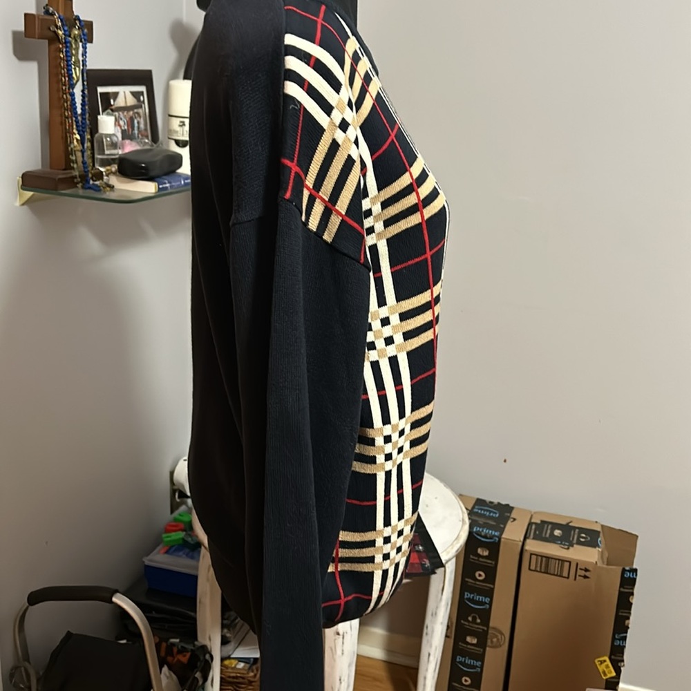 Authentic Burberry light Sweater - Picture 5 of 12